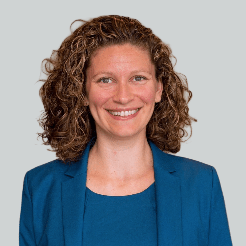 Casey leonetti headshot (1)